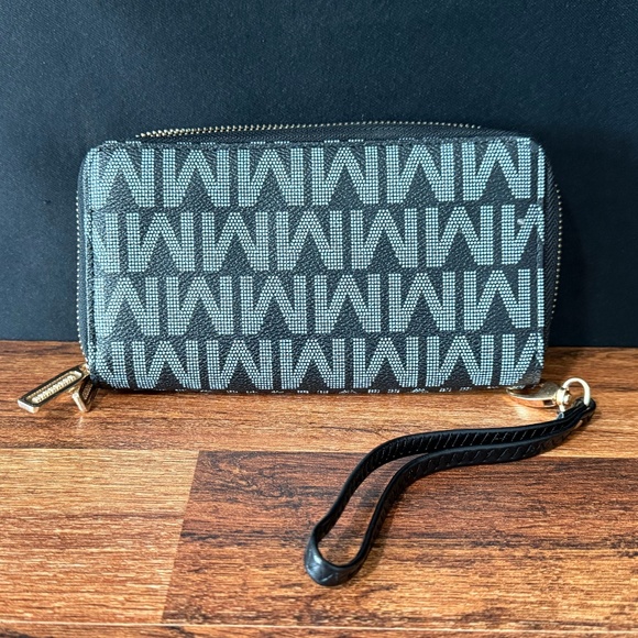 Wallet - Picture 6 of 15